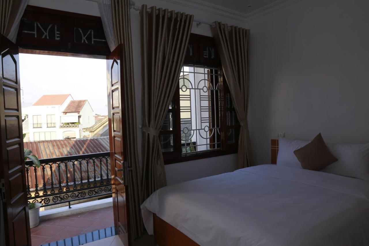 Moon & Sun Hotel Hue Exterior photo